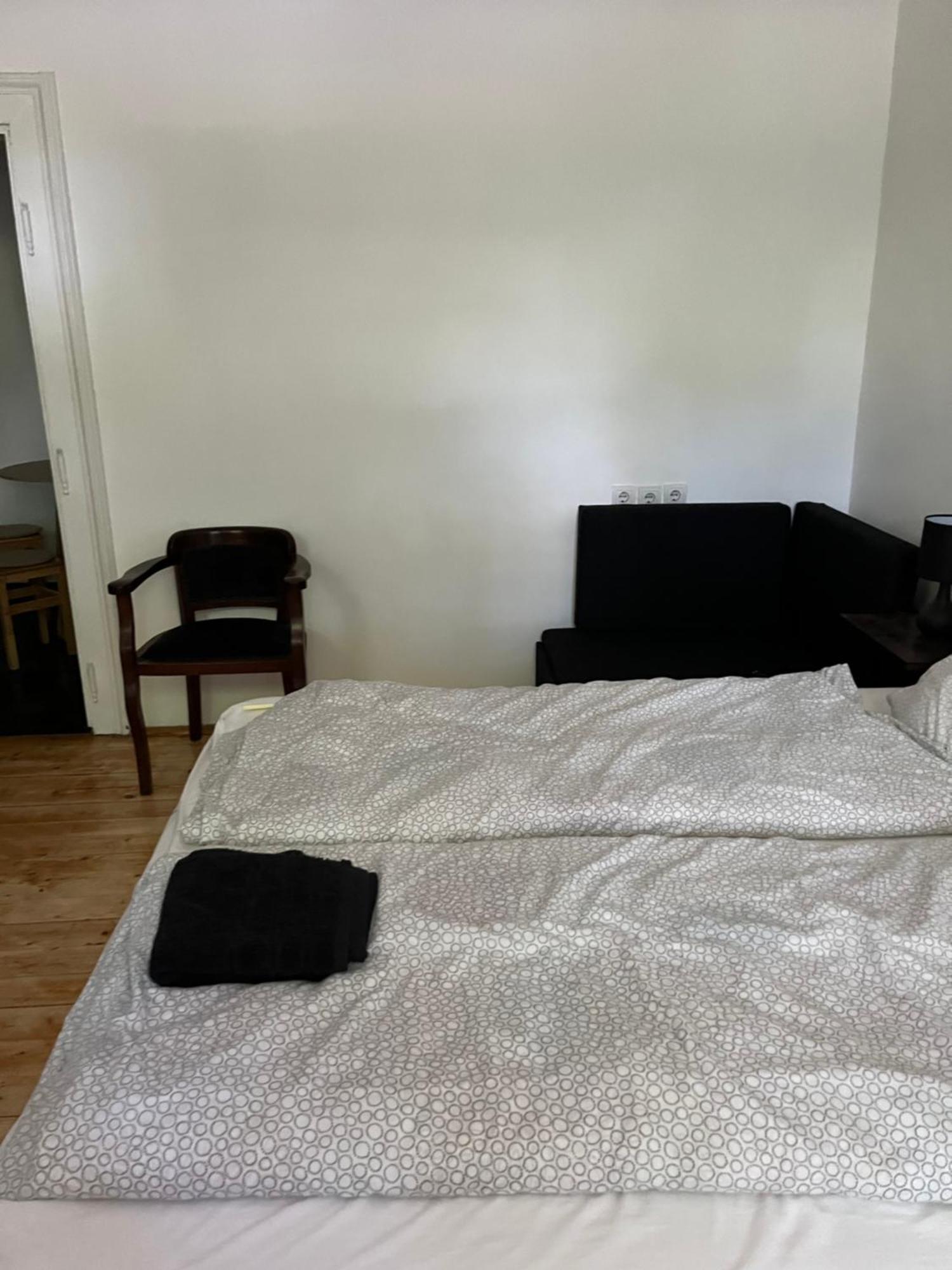 Utcara Nyilo Apartman Vac Luaran gambar